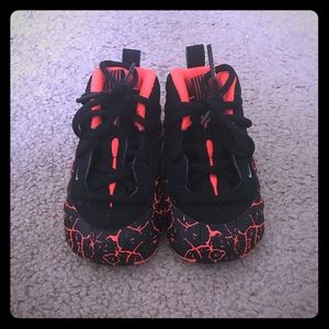 Infant Hot Lava Foams Sz 4C 👶💯